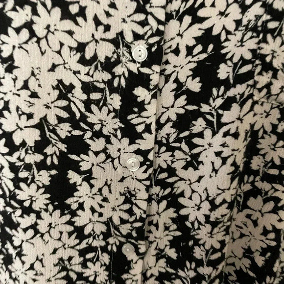 Black & White Floral Top - Picture 8 of 10